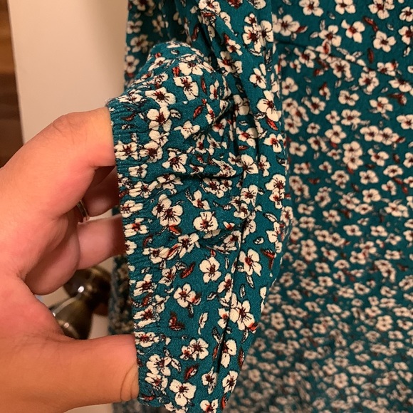 LAST 2️⃣ 🤍GREEN PRINT WRAP DRESS - Picture 4 of 4